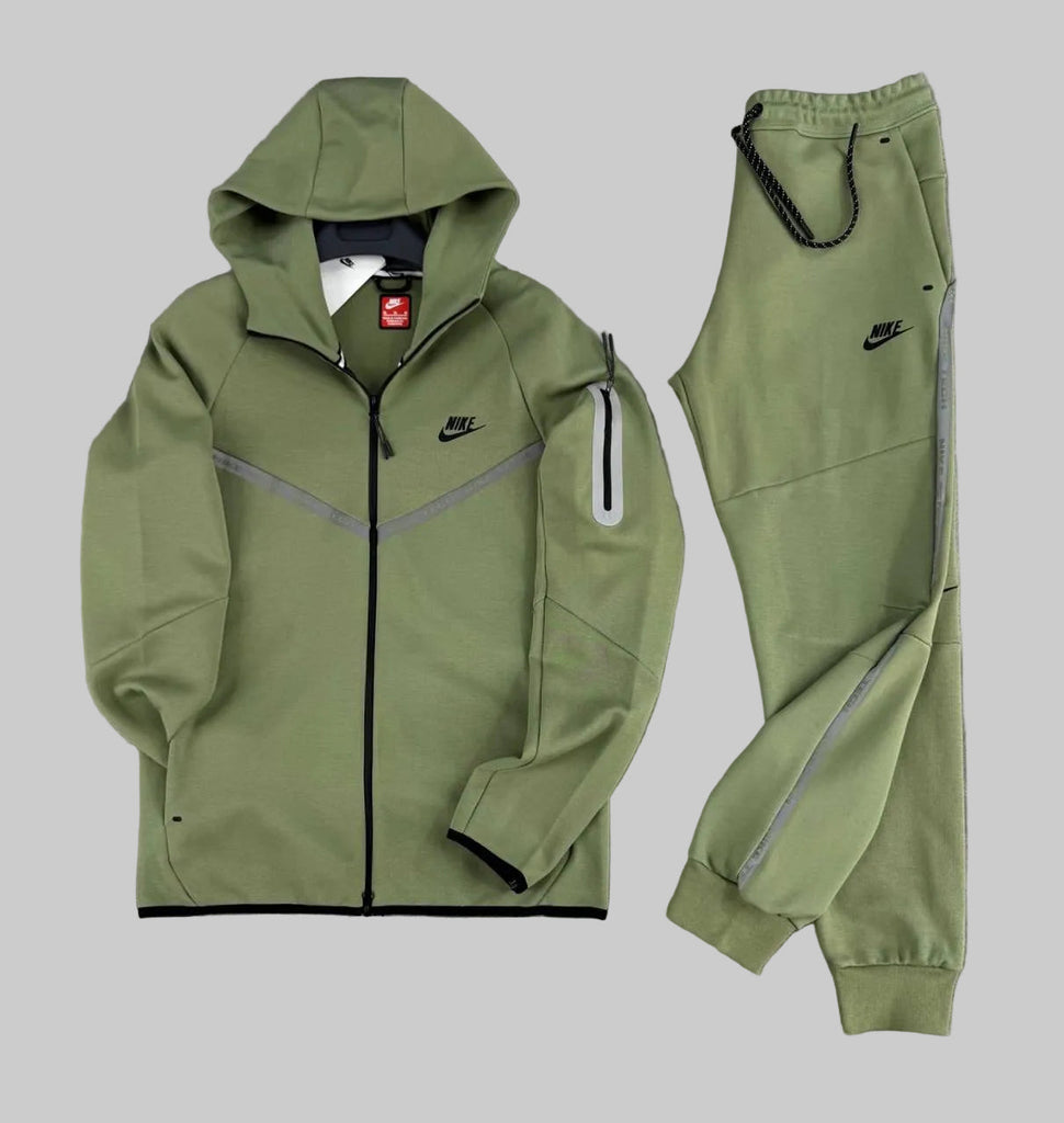 Nike Tech Fleece férfi melegítő, olívazöld, fényvisszaverő csíkokkal és ujjzsebbel