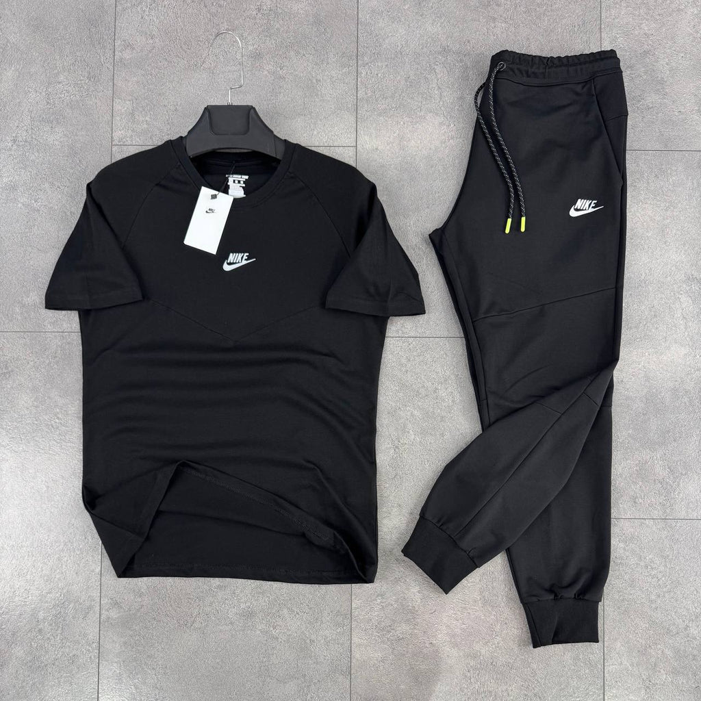 Moški komplet Nike, majica in dolge hlače v črni barvi