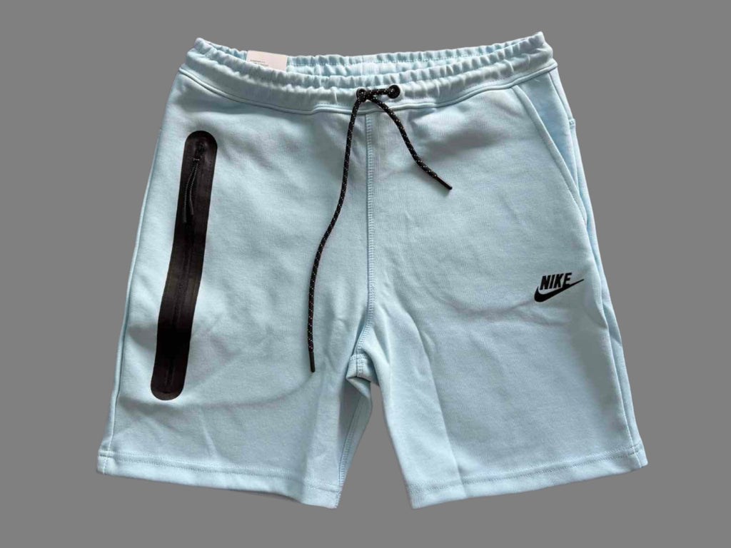 Nike Tech Fleece férfi rövidnadrág, világoskék színben.