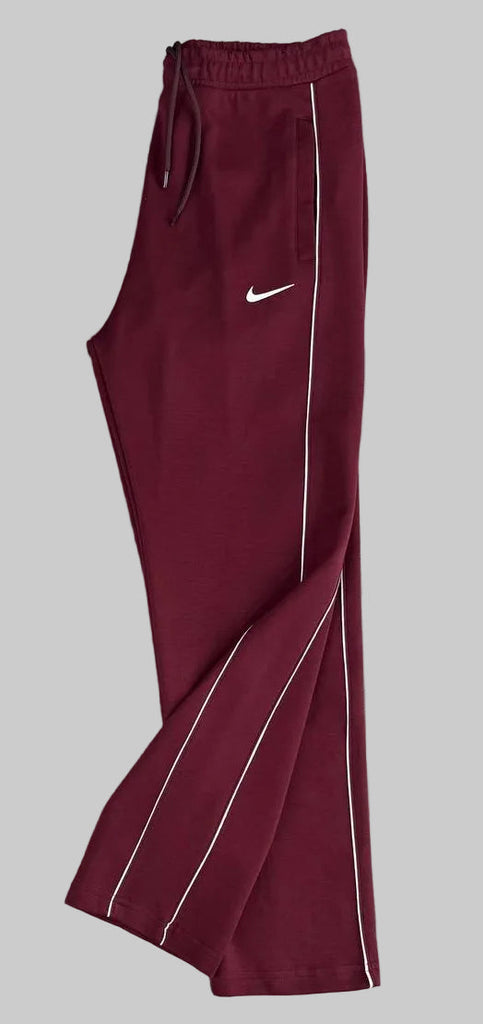 Nike férfi melegítőnadrág, bordó két fehér csíkkal