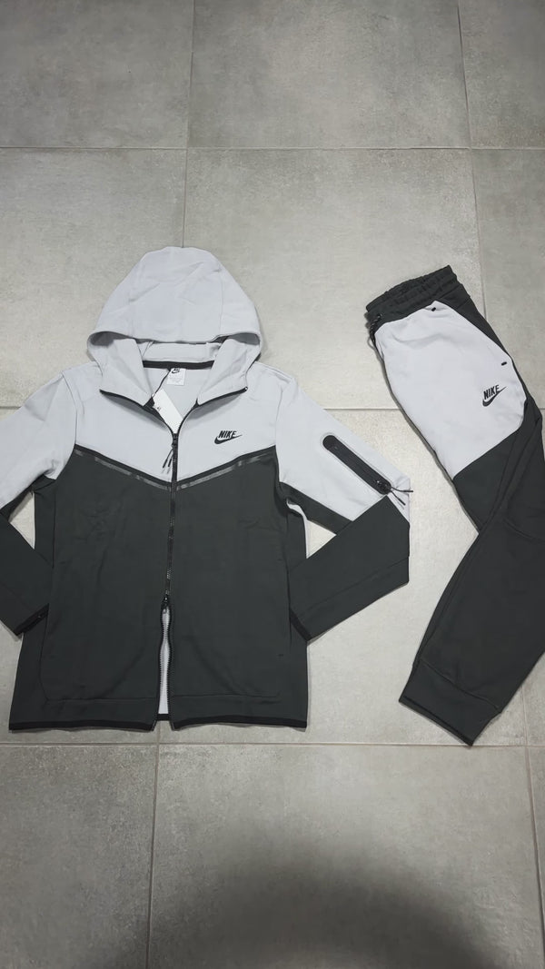 Nike Tech Fleece férfi tréningruha, grafit és világosszürke színben. Prémium minőség
